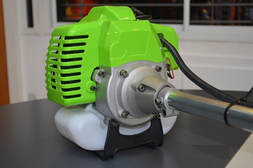 DESMALEZADORA 52 cc. UNIMAK BC520