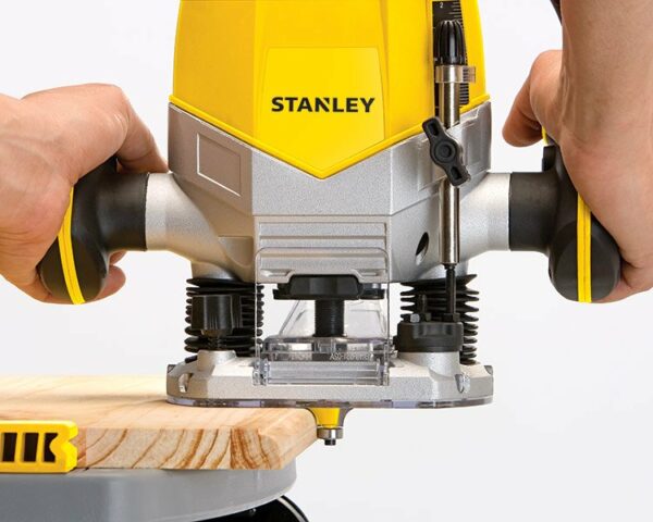 FRESADORA ROUTER STANLEY SRR1200-AR